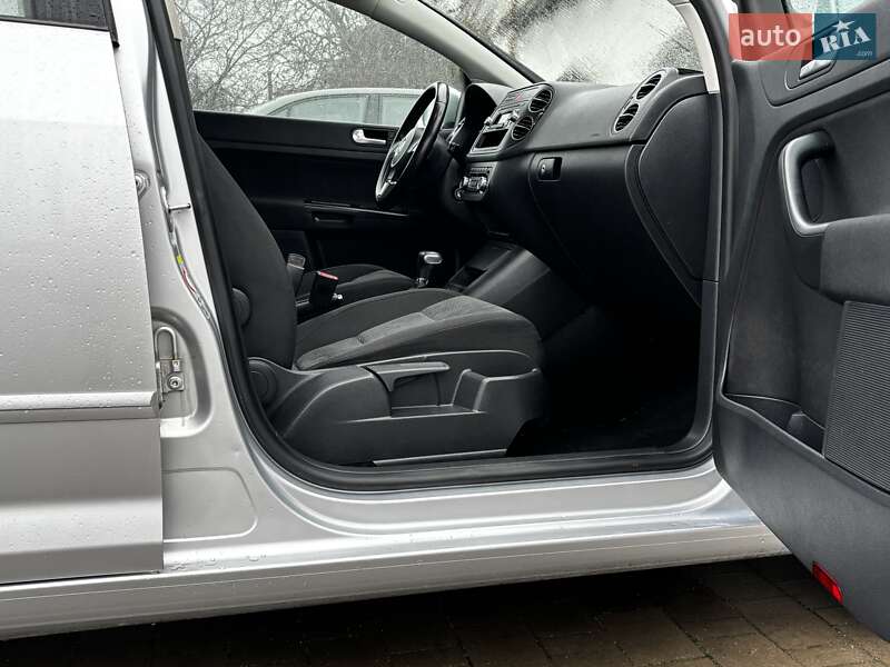 Хэтчбек Volkswagen Golf Plus 2010 в Красилове