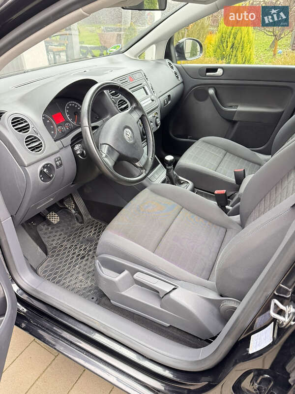 Хэтчбек Volkswagen Golf Plus 2008 в Сваляве