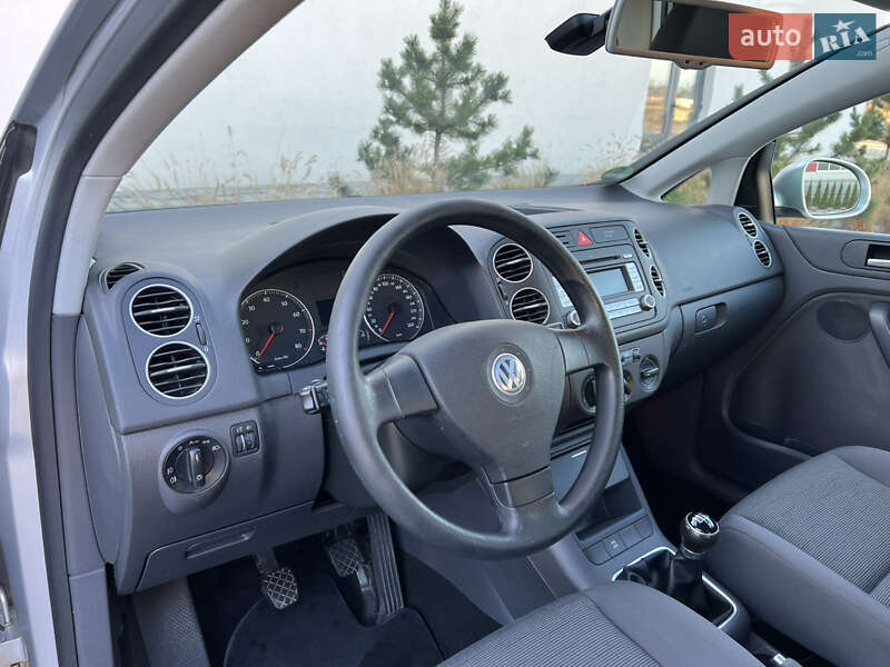 Хэтчбек Volkswagen Golf Plus 2008 в Луцке
