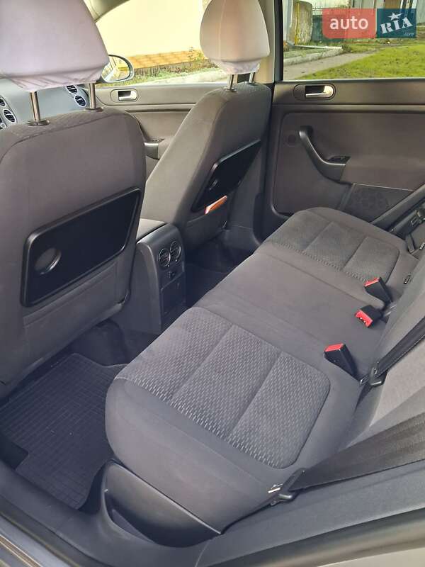 Хэтчбек Volkswagen Golf Plus 2011 в Одессе фото 5 Хэтчбек Volkswagen Golf Plus 2011 в Одессе