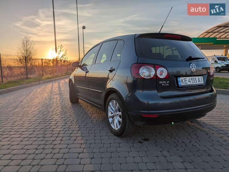 Хетчбек Volkswagen Golf Plus 2006 в Новомосковську