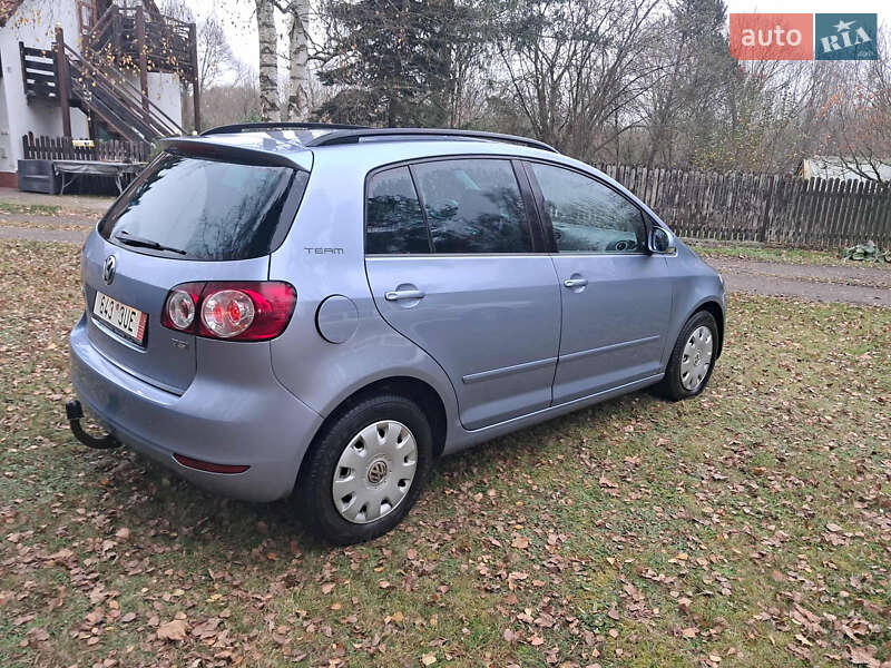 Хэтчбек Volkswagen Golf Plus 2011 в Ужгороде