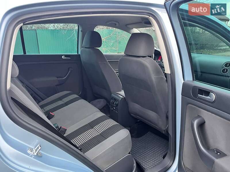 Хэтчбек Volkswagen Golf Plus 2008 в Добровеличковке