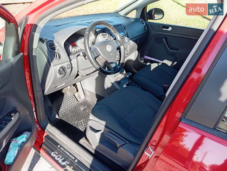 Хэтчбек Volkswagen Golf Plus 2009 в Казатине