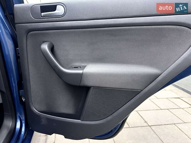 Хетчбек Volkswagen Golf Plus 2008 в Житомирі