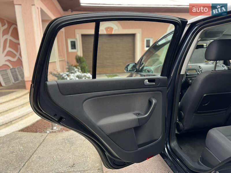 Хетчбек Volkswagen Golf Plus 2005 в Новоселиці