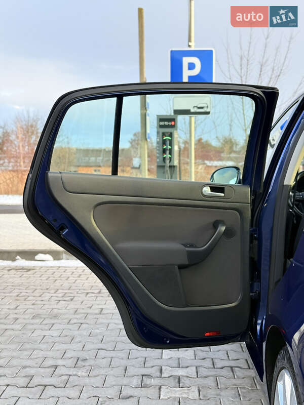 Хэтчбек Volkswagen Golf Plus 2009 в Владимире фото 86 Хэтчбек Volkswagen Golf Plus 2009 в Владимире