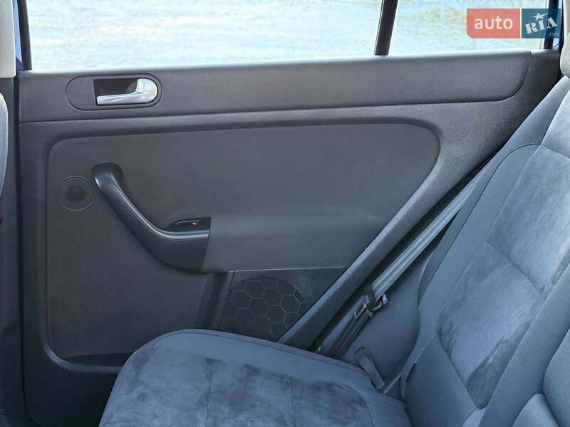 Хэтчбек Volkswagen Golf Plus 2009 в Владимире фото 93 Хэтчбек Volkswagen Golf Plus 2009 в Владимире