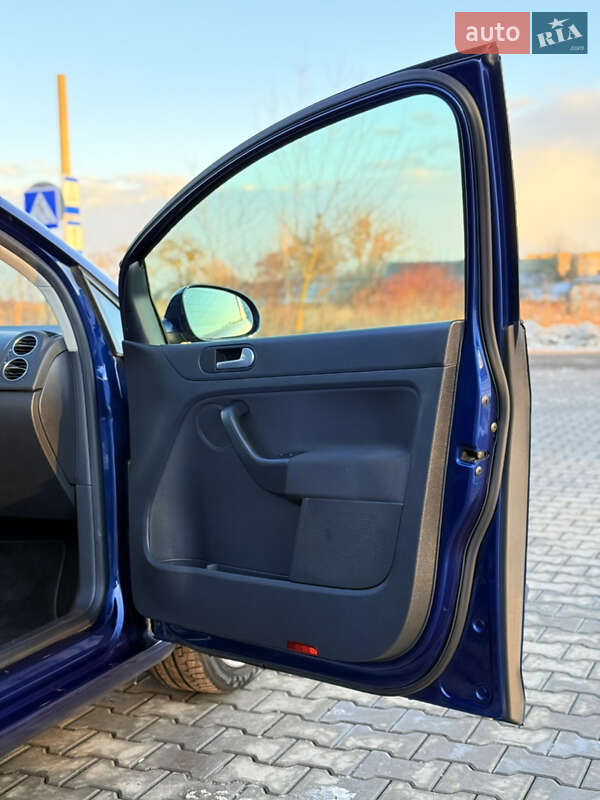 Хэтчбек Volkswagen Golf Plus 2009 в Владимире фото 110 Хэтчбек Volkswagen Golf Plus 2009 в Владимире