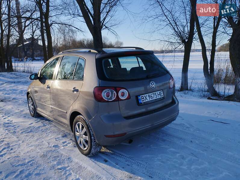 Хэтчбек Volkswagen Golf Plus 2009 в Староконстантинове