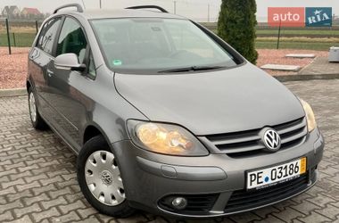 Хэтчбек Volkswagen Golf Plus 2008 в Ровно