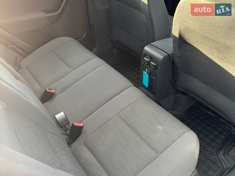 Хэтчбек Volkswagen Golf Plus 2005 в Сарнах