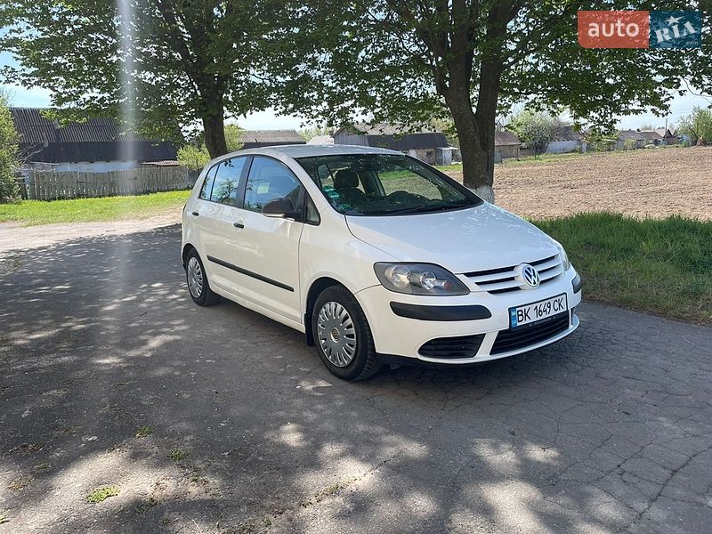 Хэтчбек Volkswagen Golf Plus 2006 в Остроге