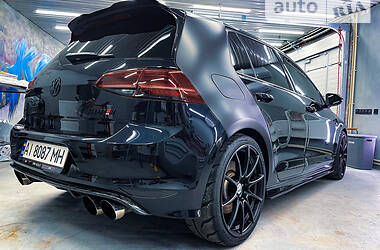 Хэтчбек Volkswagen Golf R 2015 в Ирпене