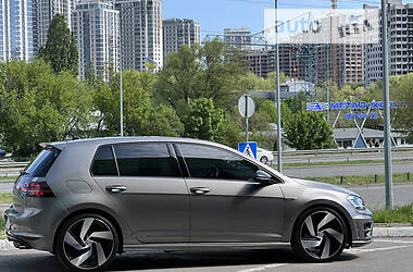 Хетчбек Volkswagen Golf R 2015 в Києві