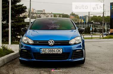 Volkswagen Golf R 2011