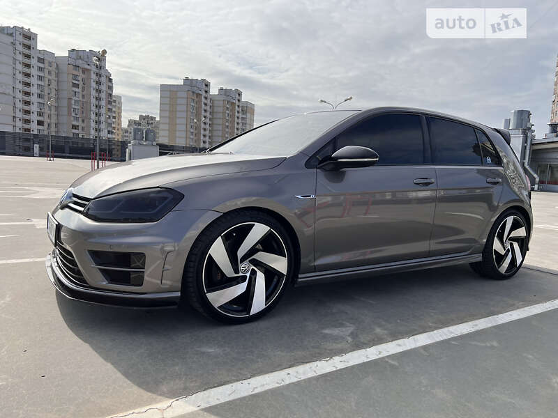 Хетчбек Volkswagen Golf R 2015 в Києві