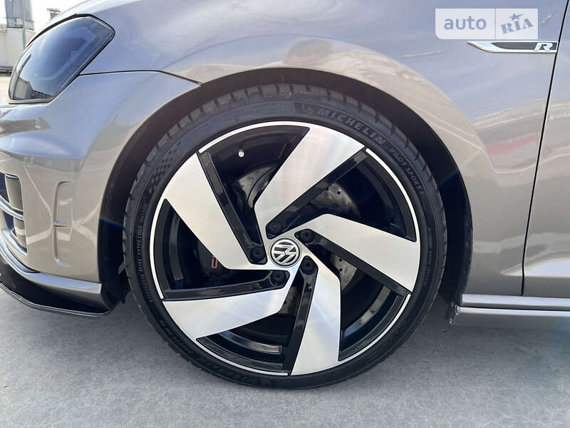 Хетчбек Volkswagen Golf R 2015 в Києві