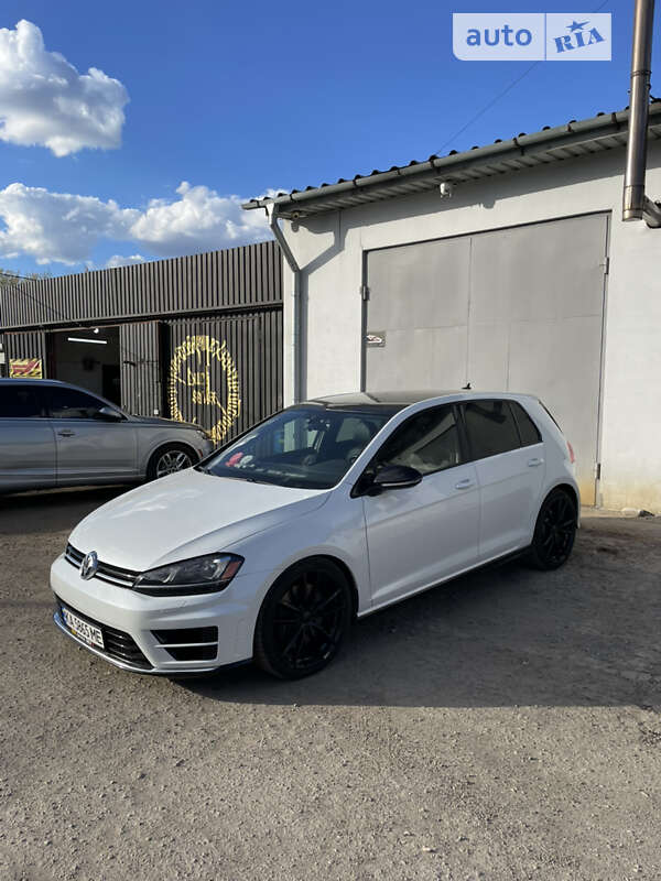 Хетчбек Volkswagen Golf R 2017 в 