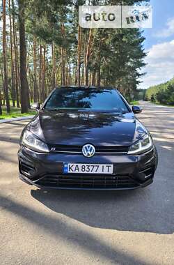 Хэтчбек Volkswagen Golf R 2016 в Киеве