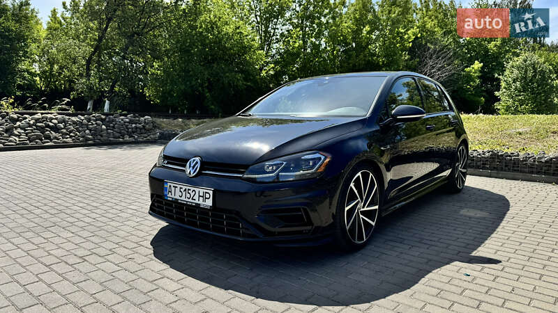 Хетчбек Volkswagen Golf R 2017 в Івано-Франківську
