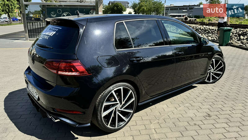 Хетчбек Volkswagen Golf R 2017 в Івано-Франківську