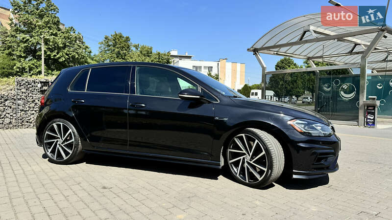 Хетчбек Volkswagen Golf R 2017 в Івано-Франківську