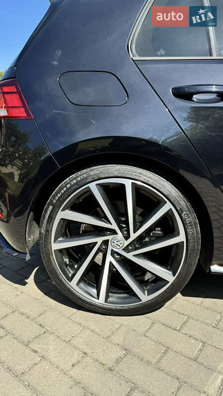 Хетчбек Volkswagen Golf R 2017 в Івано-Франківську