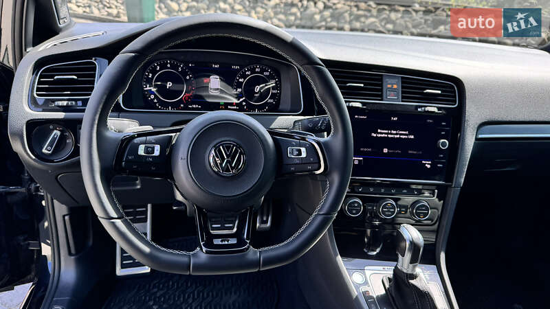 Хетчбек Volkswagen Golf R 2017 в Івано-Франківську