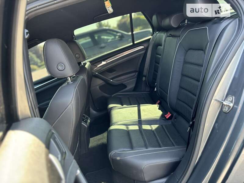 Хэтчбек Volkswagen Golf R 2019 в Пирятине