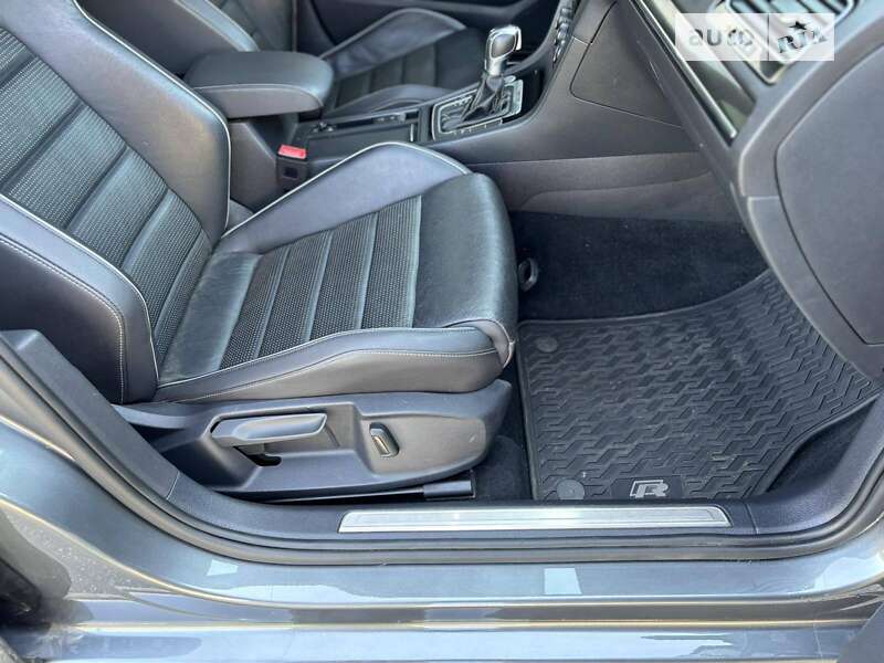 Хэтчбек Volkswagen Golf R 2019 в Пирятине