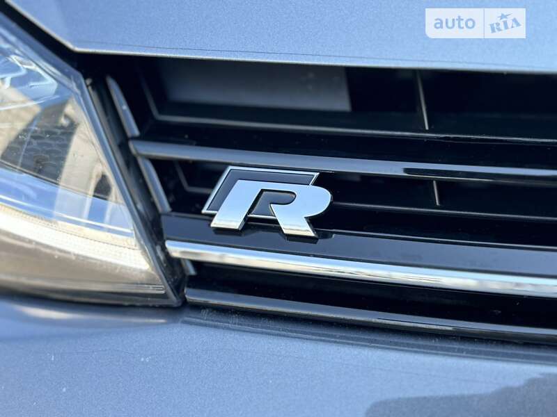 Хэтчбек Volkswagen Golf R 2019 в Пирятине
