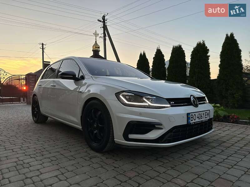 Хэтчбек Volkswagen Golf R 2018 в Ивано-Франковске