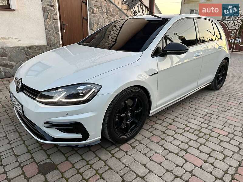 Хэтчбек Volkswagen Golf R 2018 в Ивано-Франковске