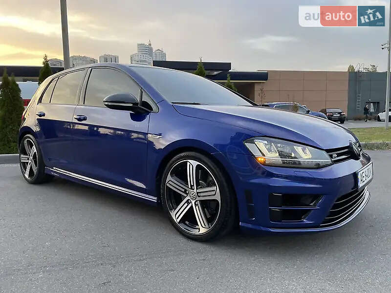 Хэтчбек Volkswagen Golf R 2016 в 
