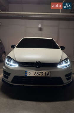 Хэтчбек Volkswagen Golf R 2017 в 