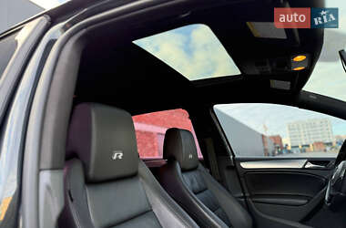 Хетчбек Volkswagen Golf R 2012 в 