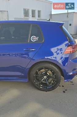 Хэтчбек Volkswagen Golf R 2016 в 
