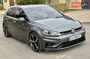 Хэтчбек Volkswagen Golf R 2019 в Киеве