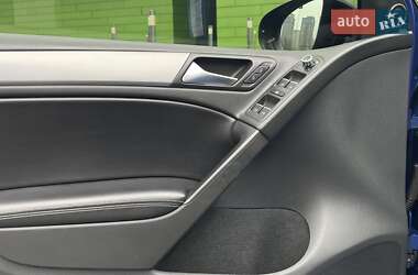 Хетчбек Volkswagen Golf R 2012 в 