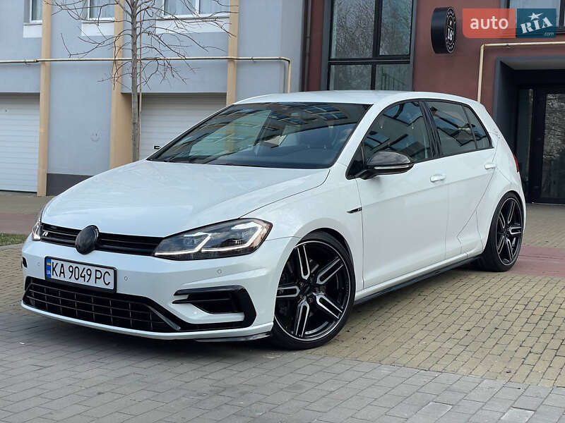 Хетчбек Volkswagen Golf R 2018 в 