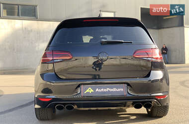 Хэтчбек Volkswagen Golf R 2017 в 