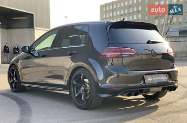 Хэтчбек Volkswagen Golf R 2017 в 