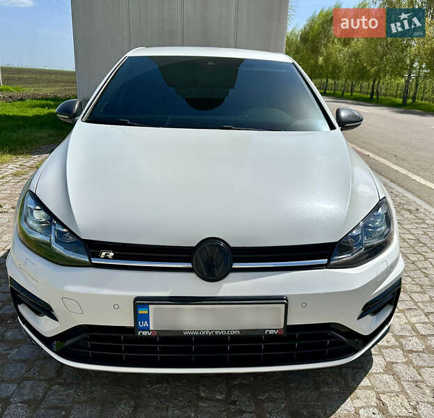 Хэтчбек Volkswagen Golf R 2015 в 