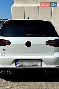 Хэтчбек Volkswagen Golf R 2015 в 