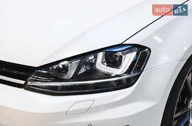 Хетчбек Volkswagen Golf R 2017 в 