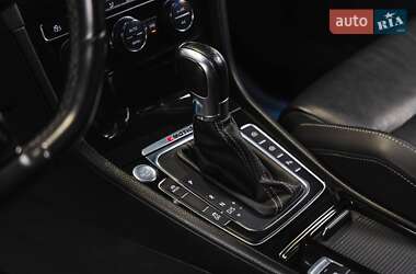 Хетчбек Volkswagen Golf R 2017 в 