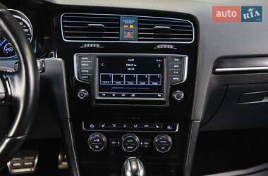Хетчбек Volkswagen Golf R 2017 в 