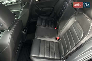 Хетчбек Volkswagen Golf R 2016 в 