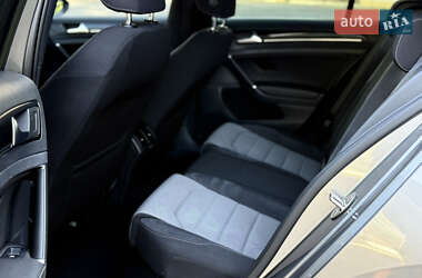 Хетчбек Volkswagen Golf R 2015 в 